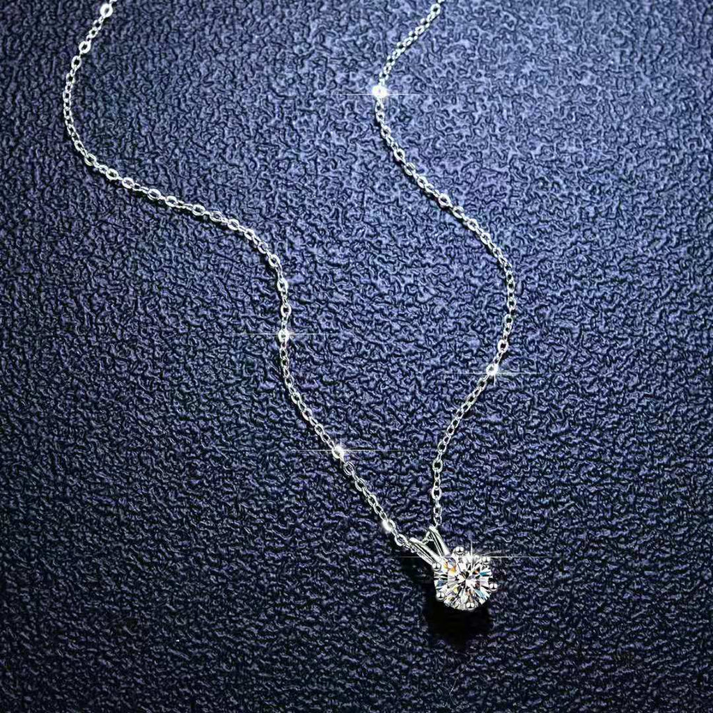 Moissanite Pendant – Elegant Clavicle Chain Jewelry